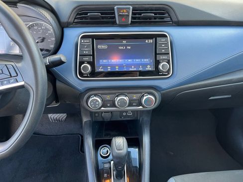 Used 2025 Nissan Versa SV FWD image 17