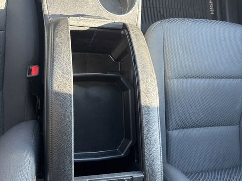 Used 2019 Toyota Highlander LE image 23