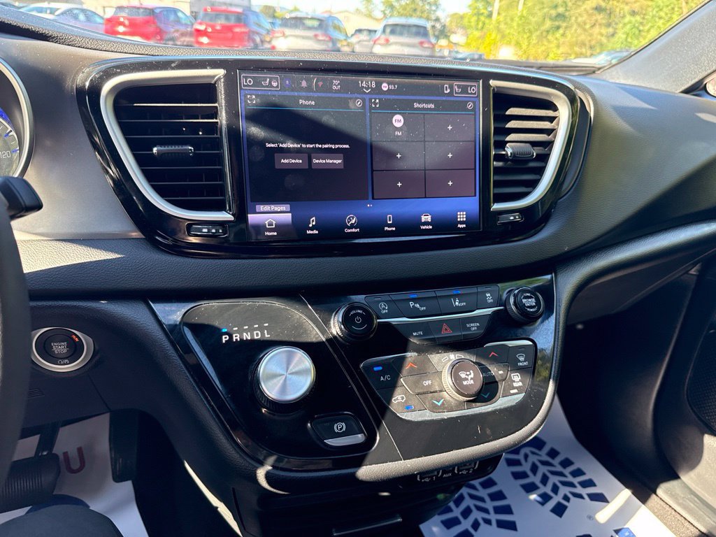 Used 2025 Chrysler Pacifica Select FWD image 21