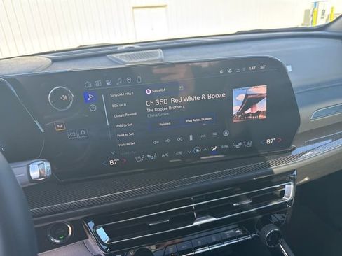 New 2026 Chevrolet Traverse High Country image 14