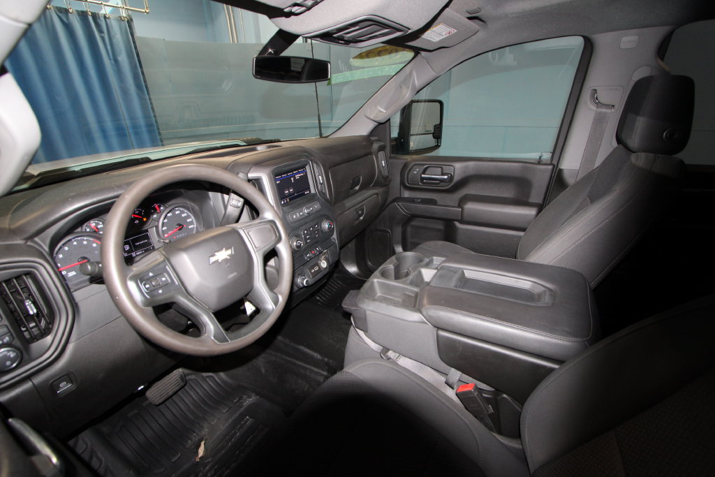 Used 2022 Chevrolet Silverado 2500 W/T w/ WT Convenience Package AWD/4WD image 2