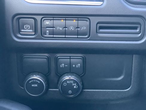 Used 2022 Chevrolet Suburban LT image 15