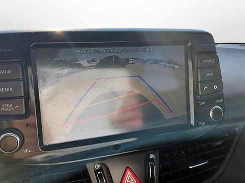 Used 2018 Hyundai Elantra GT image 30