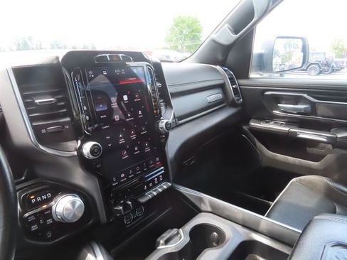 Used 2024 RAM 1500 Laramie AWD/4WD image 39