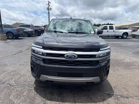 Used 2023 Ford Expedition XLT AWD/4WD image 2