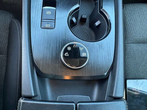 Used 2024 Nissan Rogue SV image 29