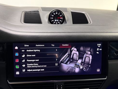 Used 2022 Porsche Cayenne image 42