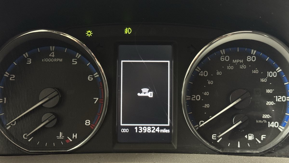 Used 2016 Toyota RAV4 Limited AWD/4WD image 22