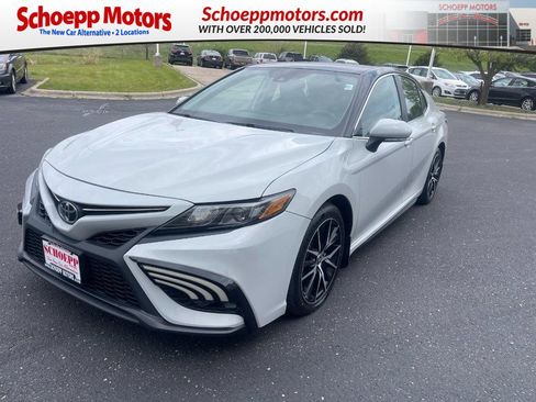 Used 2023 Toyota Camry SE w/ Convenience Package AWD/4WD image 1