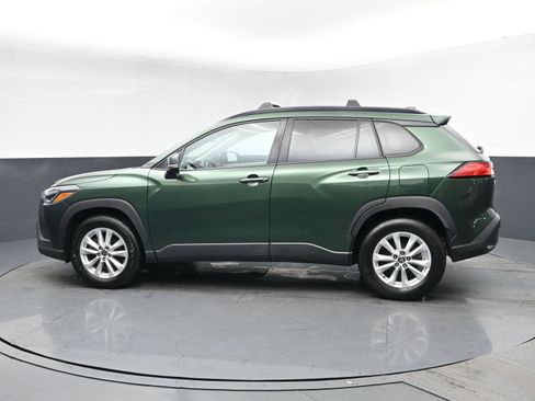 Used 2023 Toyota Corolla Cross LE w/ Moonroof Package image 4