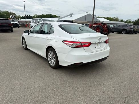Used 2018 Toyota Camry LE FWD image 8