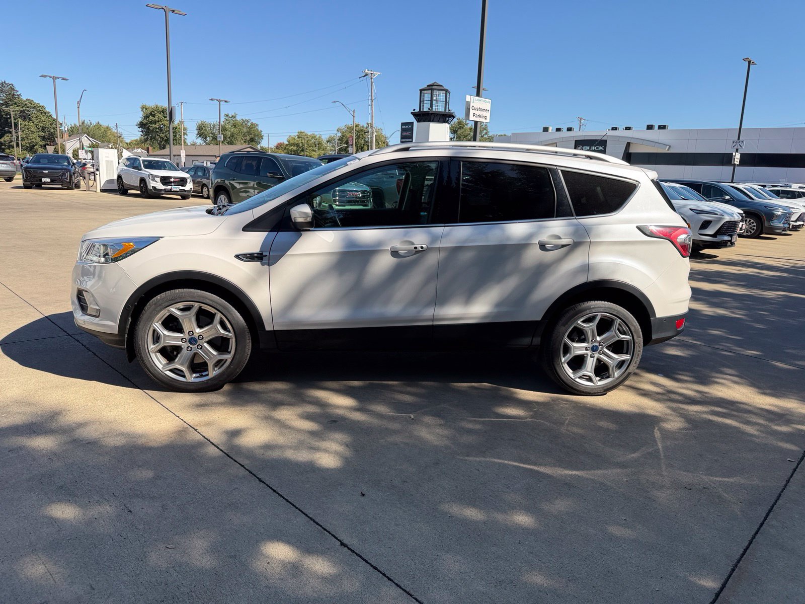 Used 2017 Ford Escape Titanium w/ Equipment Group 301A FWD image 8