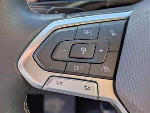 Used 2024 Volkswagen Atlas SE image 19