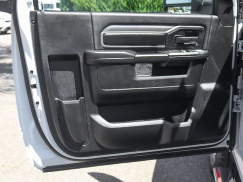 Used 2024 RAM 2500 Tradesman w/ Chrome Appearance Group RWD image 20