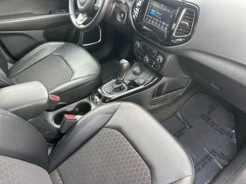 Used 2020 Jeep Compass Latitude AWD/4WD image 16