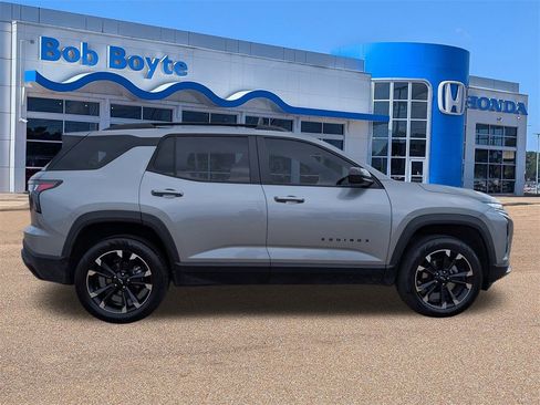 Used 2025 Chevrolet Equinox RS image 6