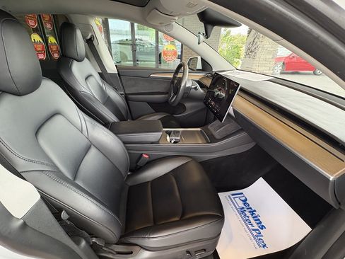 Used 2023 Tesla Model Y Long Range AWD/4WD image 25