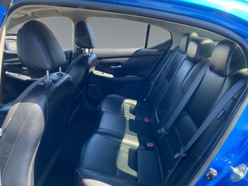 Used 2022 Nissan Sentra SR w/ SR Premium Package image 13