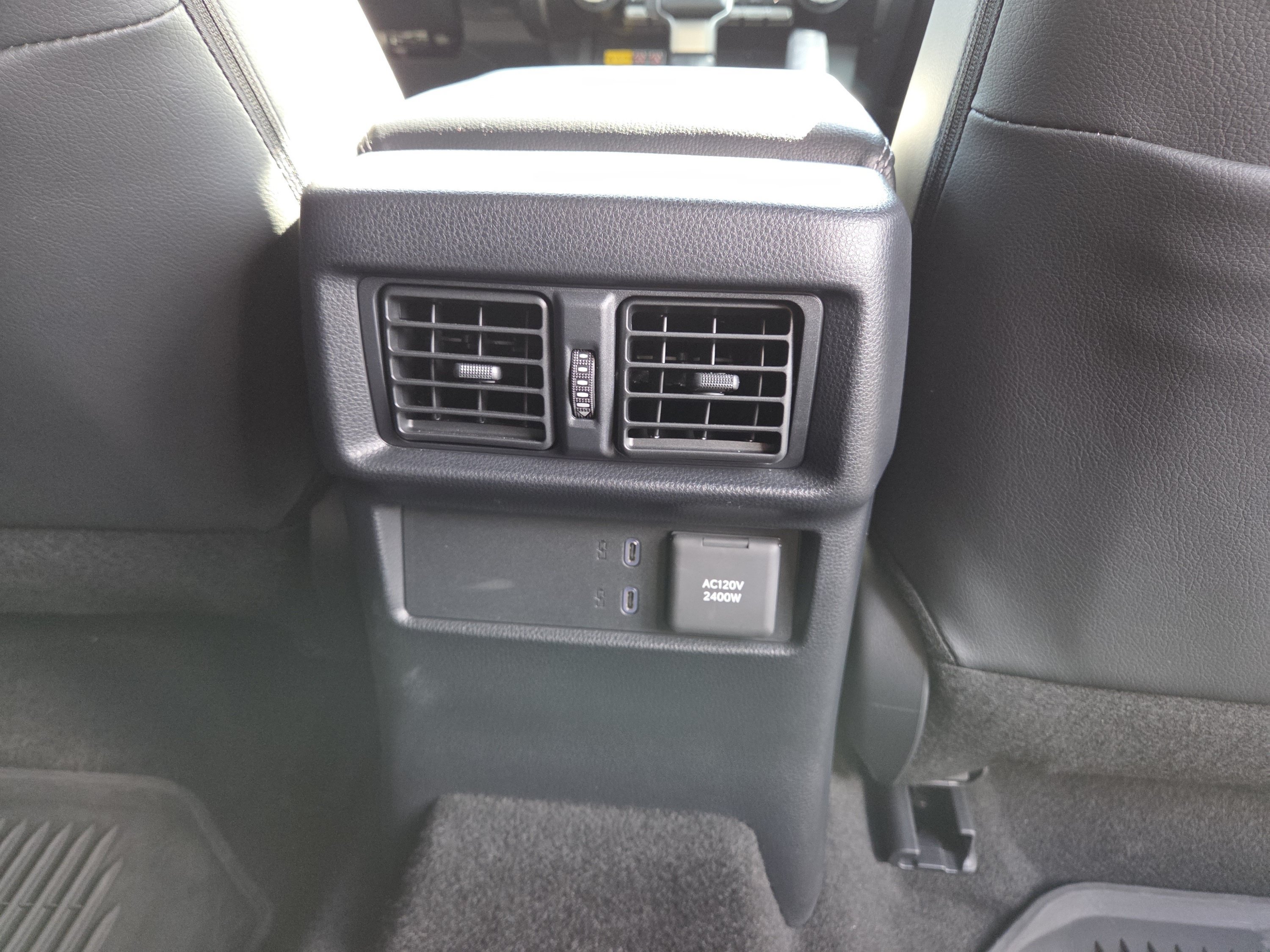 Used 2025 Toyota 4Runner Limited AWD/4WD image 35