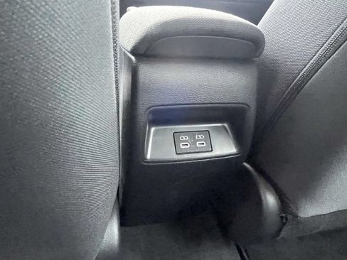 Used 2025 Toyota Corolla LE FWD image 12