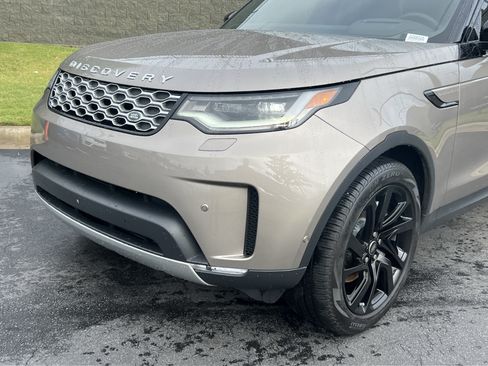 Certified 2025 Land Rover Discovery S AWD/4WD image 11