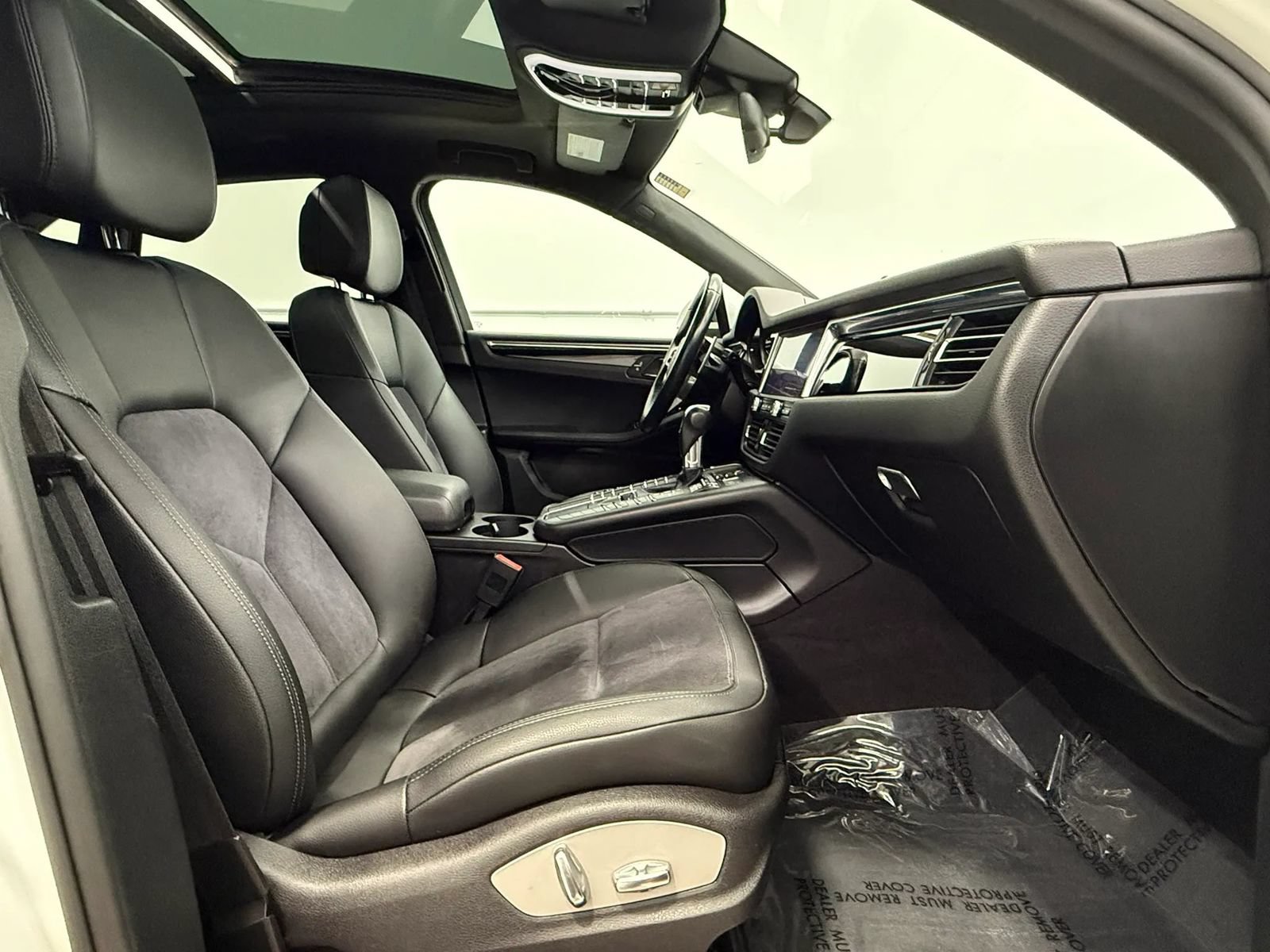Used 2020 Porsche Macan AWD/4WD image 50