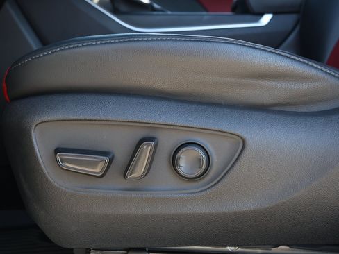 Used 2024 Toyota Highlander XSE image 30