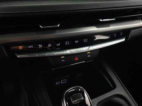 Certified 2025 Cadillac XT4 Premium Luxury image 27