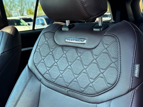 Used 2025 Ford Explorer Platinum w/ LUX Leather Package AWD/4WD image 29