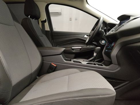 Used 2017 Ford Escape SE w/ Equipment Group 201A FWD image 21