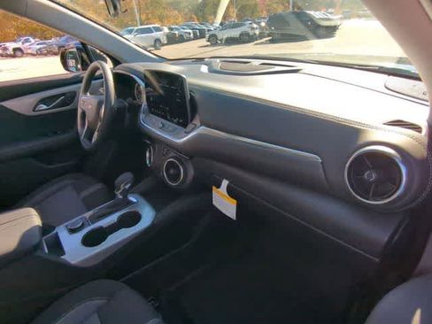 New 2025 Chevrolet Blazer LT w/ Driver Confidence Package image 28