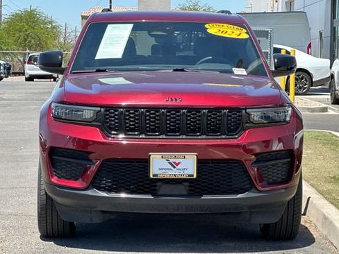 Certified 2024 Jeep Grand Cherokee Altitude AWD/4WD image 9