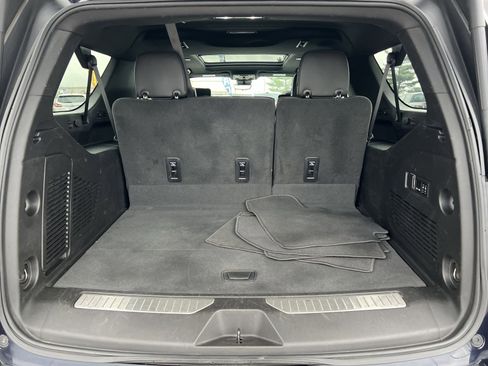 Used 2023 Chevrolet Suburban High Country image 28