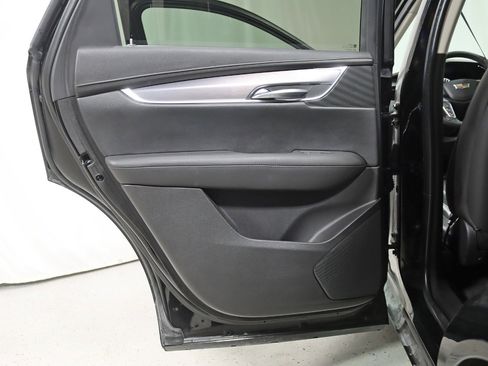 Used 2018 Cadillac XT5 Luxury image 33