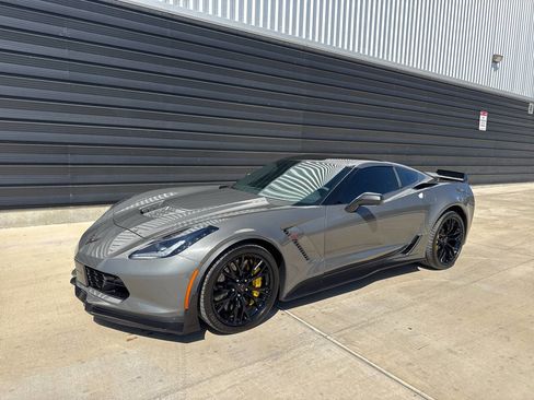 Used 2016 Chevrolet Corvette Z06 w/ 3LZ Preferred Equipment Group image 6