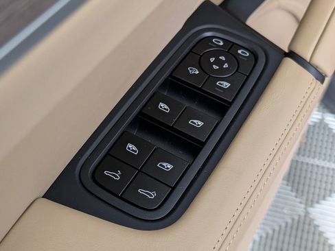 New 2026 Porsche Cayenne Coupe AWD/4WD image 28