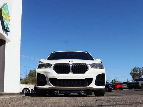 Used 2022 BMW X1 sDrive28i w/ M Sport Package image 17