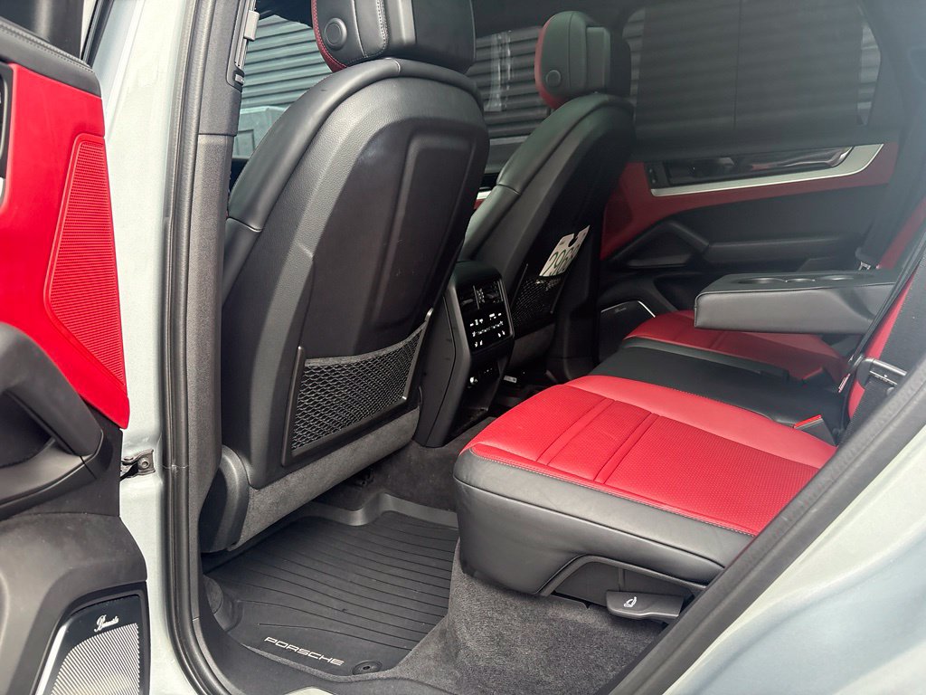 Certified 2024 Porsche Cayenne S AWD/4WD image 20