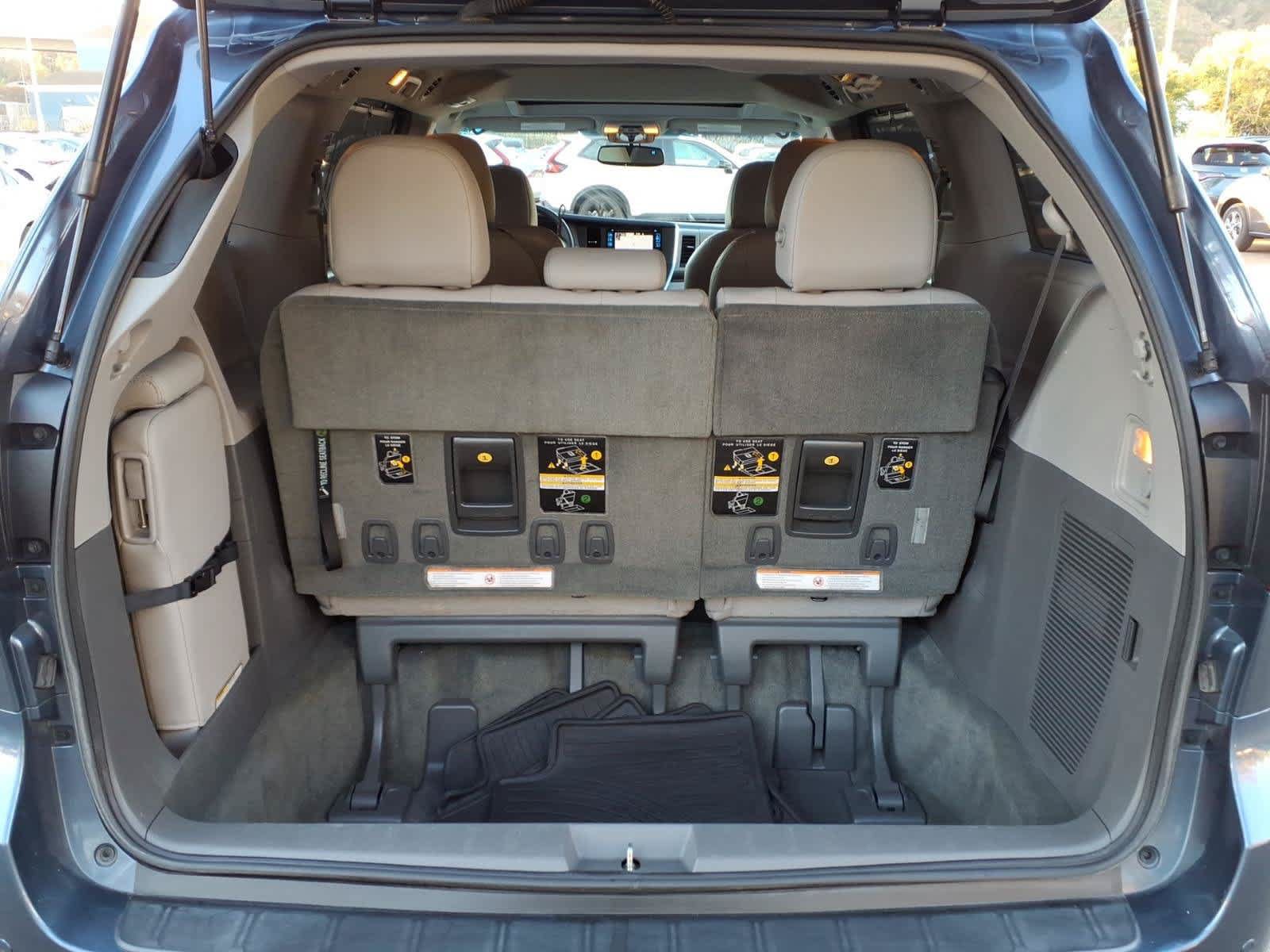 Used 2015 Toyota Sienna XLE w/ XLE Navigation Package FWD image 6