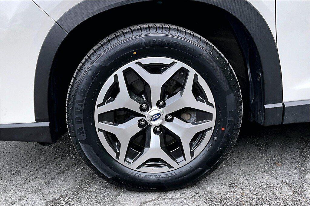 Used 2022 Subaru Forester Premium AWD/4WD image 17