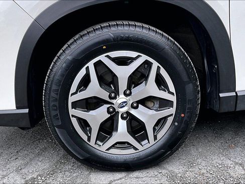 Certified 2022 Subaru Forester Premium AWD/4WD image 17