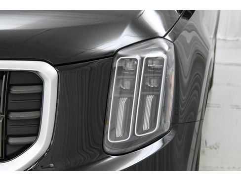 New 2025 Kia Telluride S image 9