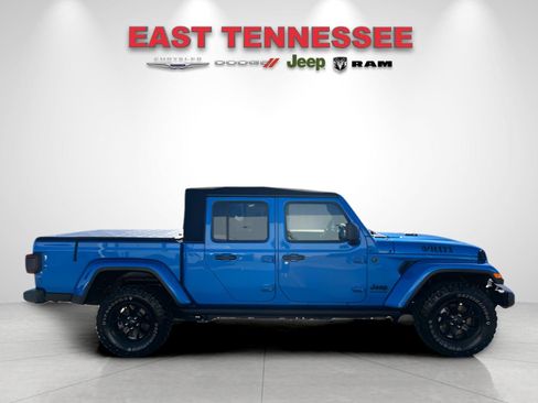 Used 2024 Jeep Gladiator Sport image 2