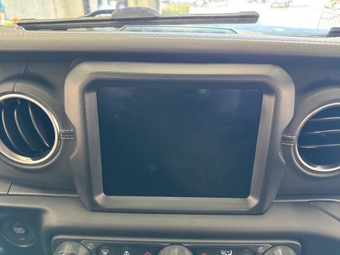 Used 2022 Jeep Wrangler Unlimited Sahara w/ Cold Weather Group image 24