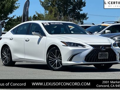 Used 2025 Lexus ES 300h w/ Premium Package