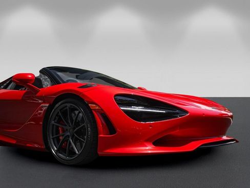 Used 2027 McLaren 750S Spider RWD image 11