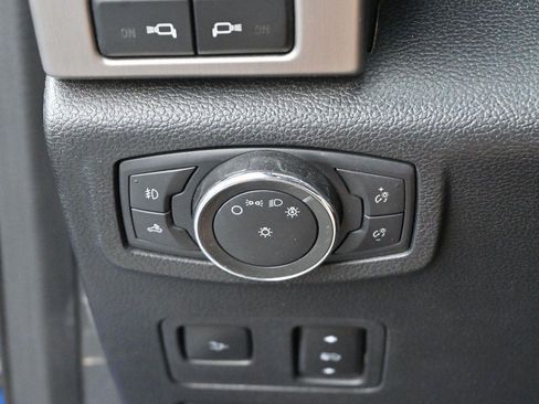Used 2021 Ford F250 Platinum w/ Tremor Off-Road Package AWD/4WD image 29