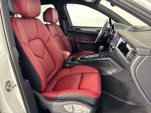 Certified 2026 Porsche Macan AWD/4WD image 27