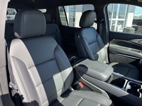 Certified 2025 Chevrolet Traverse LT image 11