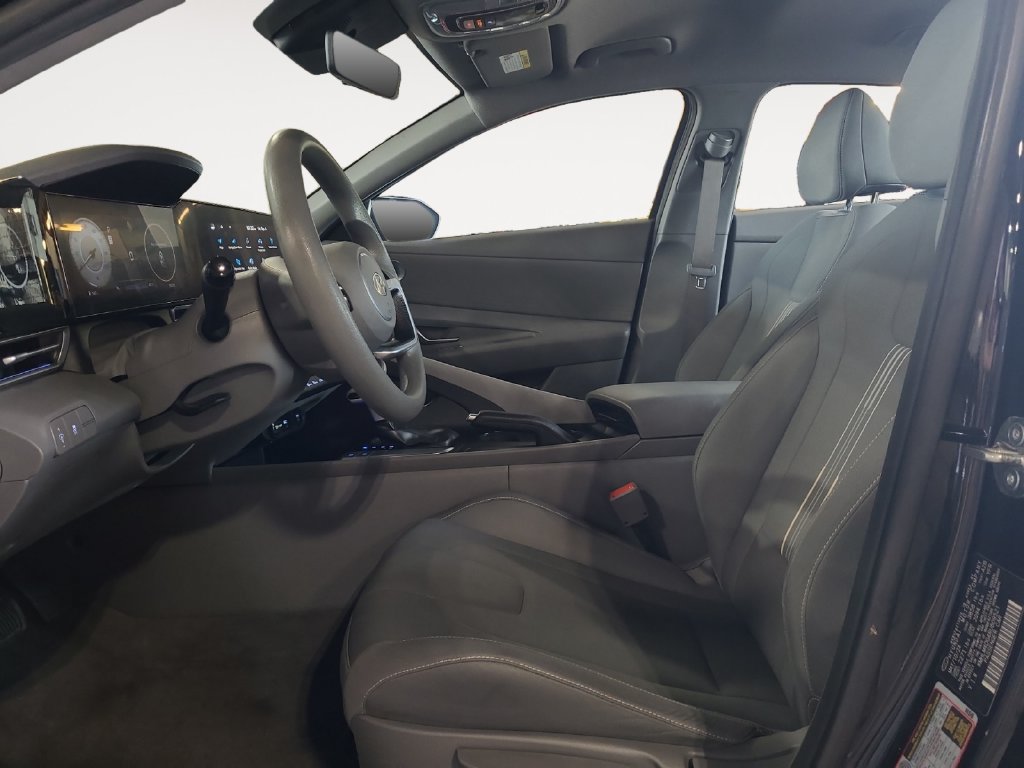 Used 2024 Hyundai Elantra SEL FWD image 9